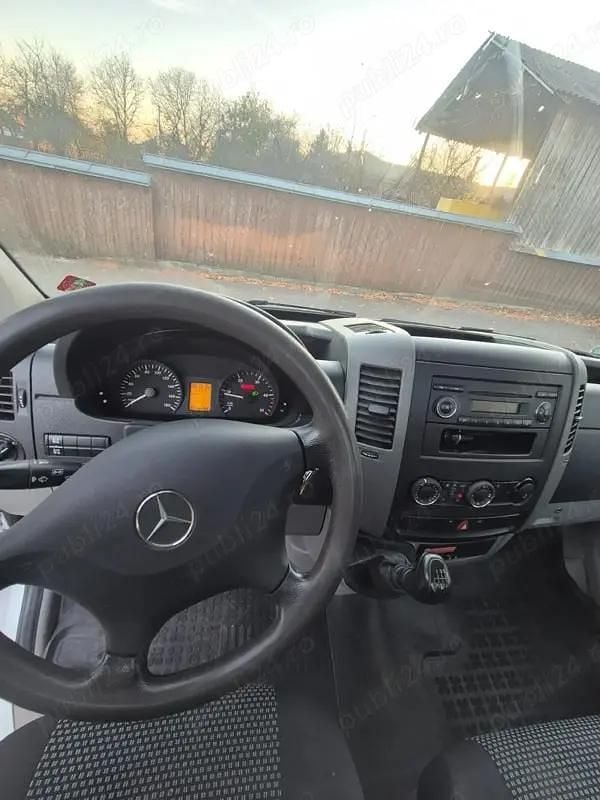 Second-hand Mercedes Sprinter 110 CP (80 kW) 2006 Culoarealb Van