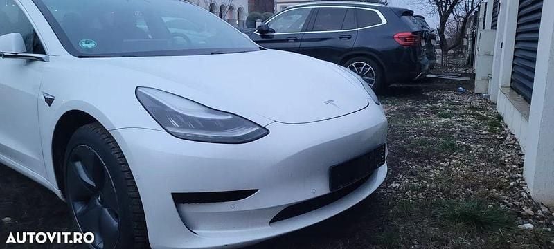 Culoarealb Second-hand 2020 Tesla Model 3 Berlinǎ | 20.870 EUR (Preț bun) - Imagine 1/4