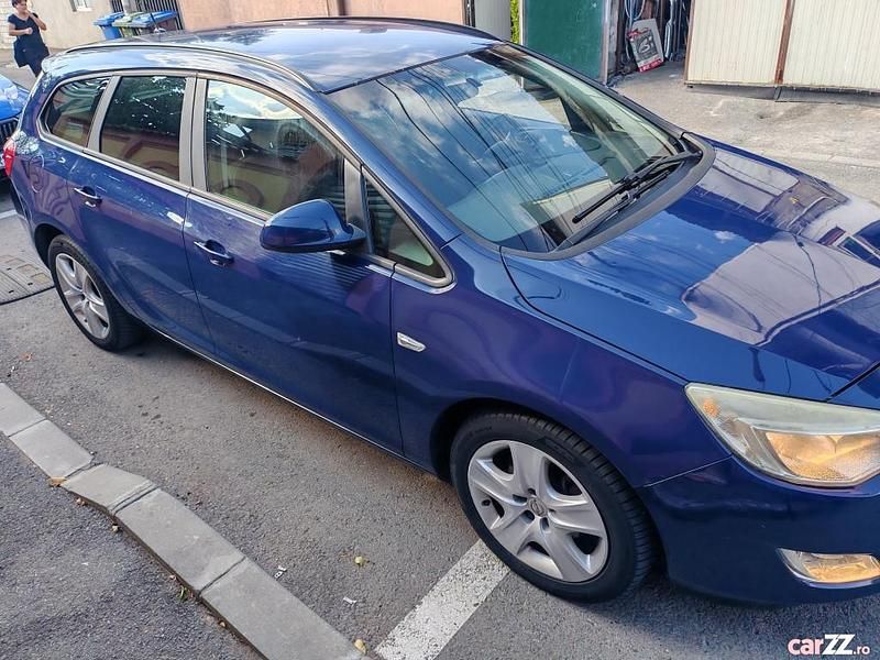 Second-hand Opel Astra Sport 110 CP (80 kW) 2011 Albastru Break