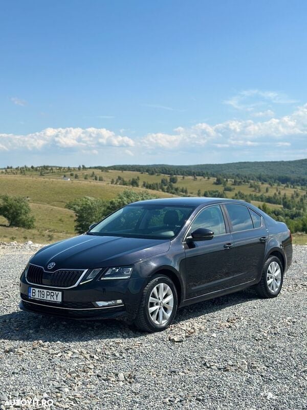 Negru Utilizat 2018 Skoda Octavia Ambition Berlinǎ | 11.400 EUR (Preț OK) - Imagine 1/4