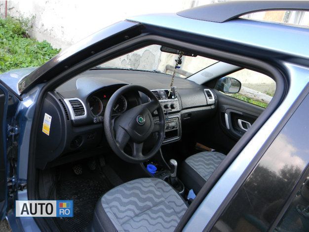 Second-hand Skoda Fabia 80 CP (58 kW) 2010 Albastru Hatchback