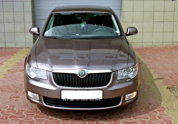Maro Utilizat 2012 Skoda Superb Berlinǎ | 11.300 EUR - Imagine 1/4
