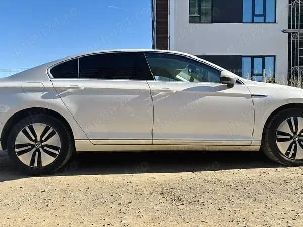 Second-hand VW Passat GTE 218 CP (160 kW) 2018 Berlinǎ