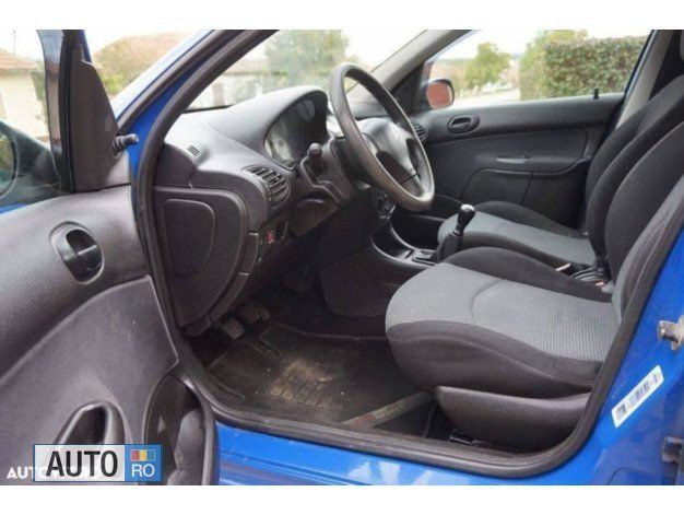 Second-hand Peugeot 206 86 CP (63 kW) 2003 Albastru Hatchback