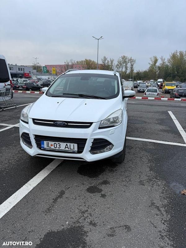 Culoarealb Utilizat 2016 Ford Kuga Titanium SUV | 7.500 EUR (Super Preț) - Imagine 1/4