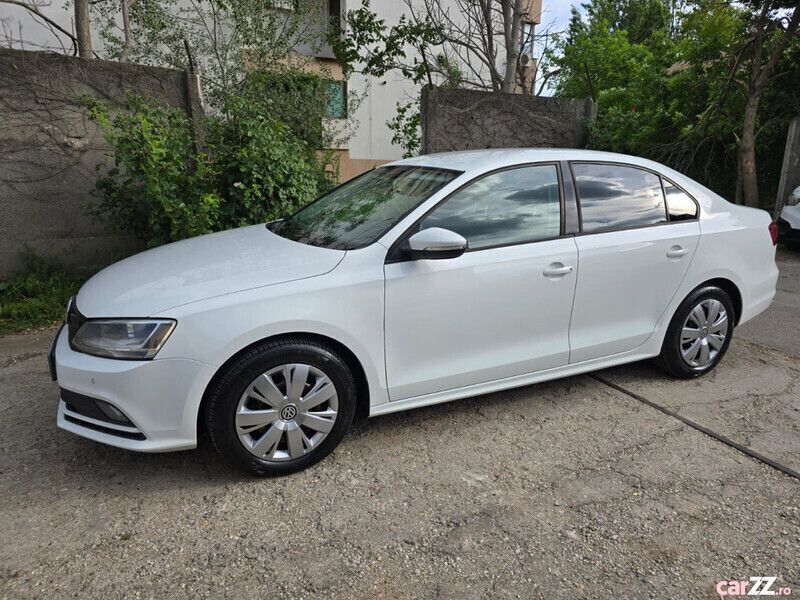 Alb Utilizat 2018 VW Jetta Berlinǎ | 7.990 EUR (Preț bun) - Imagine 1/4