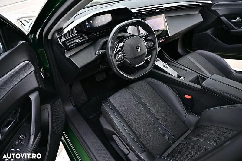 Second-hand Peugeot 308 GT 130 CP (95 kW) 2022 Culoareverde Berlinǎ