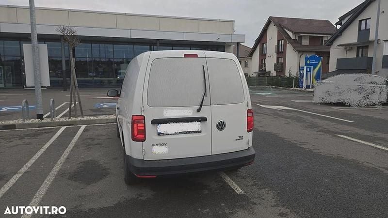 Second-hand VW Caddy 102 CP (75 kW) 2015 Culoarealb Monovolum