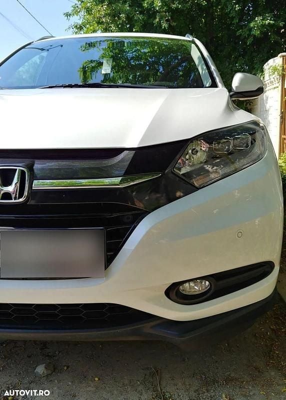 Second-hand Honda HR-V Executive 130 CP (95 kW) 2016 Culoarealb SUV