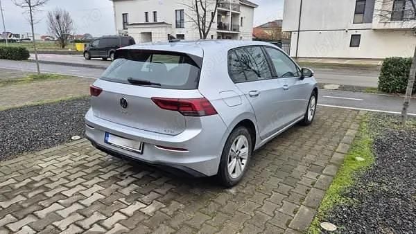 Second-hand VW Golf VIII Life 110 CP (80 kW) 2020 Argintiu Hatchback