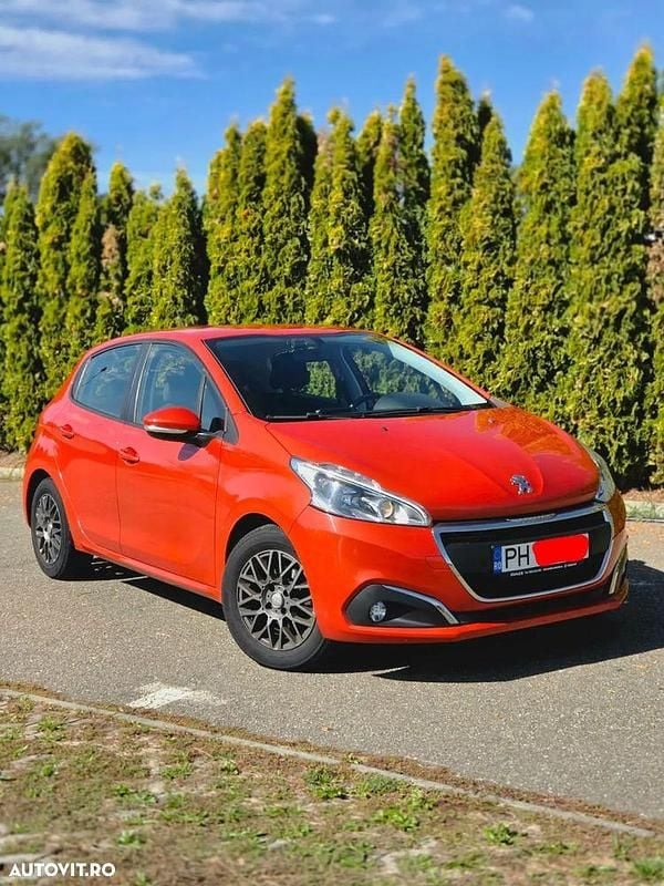 Culoareportocaliu Utilizat 2019 Peugeot 208 Active Hatchback | 7.400 EUR (Preț bun) - Imagine 1/4