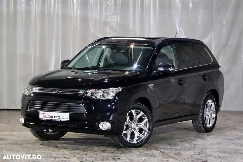 Culoarenegru Utilizat 2013 Mitsubishi Outlander P-HEV SUV | 10.499 EUR (Puțin scump) - Imagine 1/4