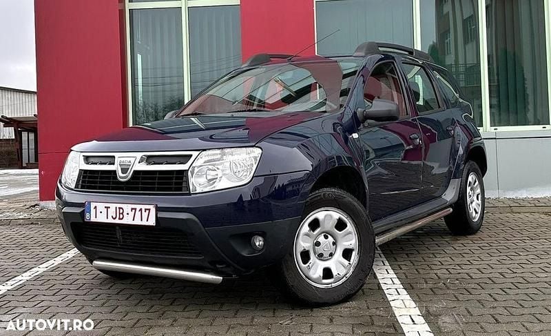 Second-hand Dacia Duster 105 CP (77 kW) 2013 Culoarealbastru SUV