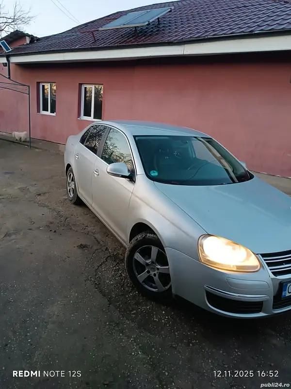 Second-hand VW Jetta 105 CP (77 kW) 2008 Berlinǎ