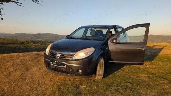 Second-hand 2008 Dacia Sandero Berlinǎ | 2.000 EUR - Imagine 1/4