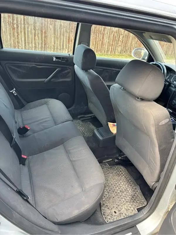 Second-hand VW Passat 131 CP (96 kW) 2004 Gri Break