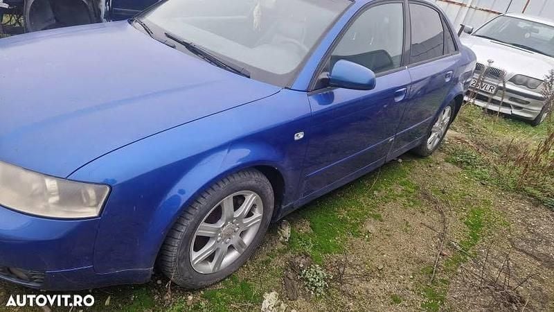 Culoarealbastru Second-hand 2004 Audi A4 Berlinǎ | 1.000 EUR (Super Preț) - Imagine 1/4