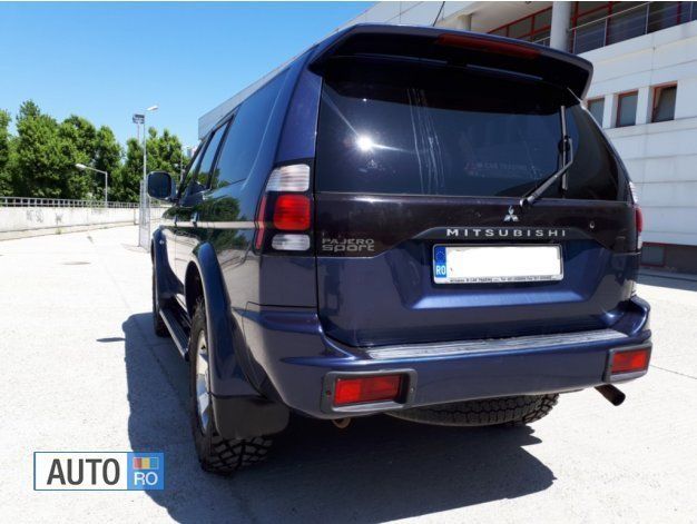 Second-hand Mitsubishi Pajero 2006 Albastru SUV