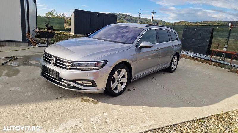 Culoarebej Utilizat 2020 VW Passat Break | 17.999 EUR (Preț OK) - Imagine 1/4