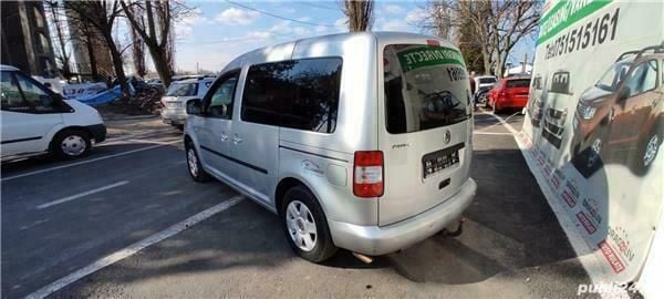 Second-hand VW Caddy 109 CP (80 kW) 2009 Argintiu Monovolum