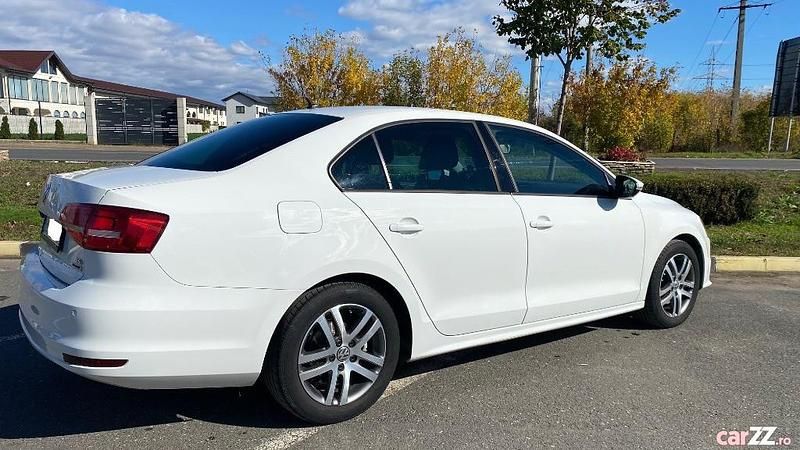 Second-hand VW Jetta Comfortline 105 CP (77 kW) 2015 Alb Berlinǎ