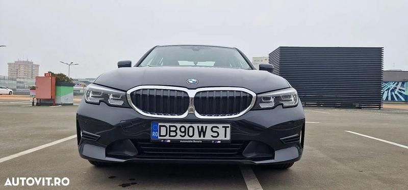 Second-hand BMW 318 Performance 143 CP (105 kW) 2021 Culoarenegru Berlinǎ