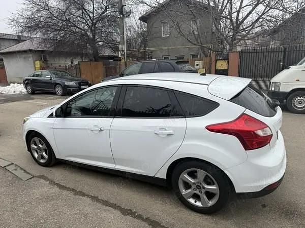 Second-hand Ford Focus 116 CP (85 kW) 2014 Alb Hatchback