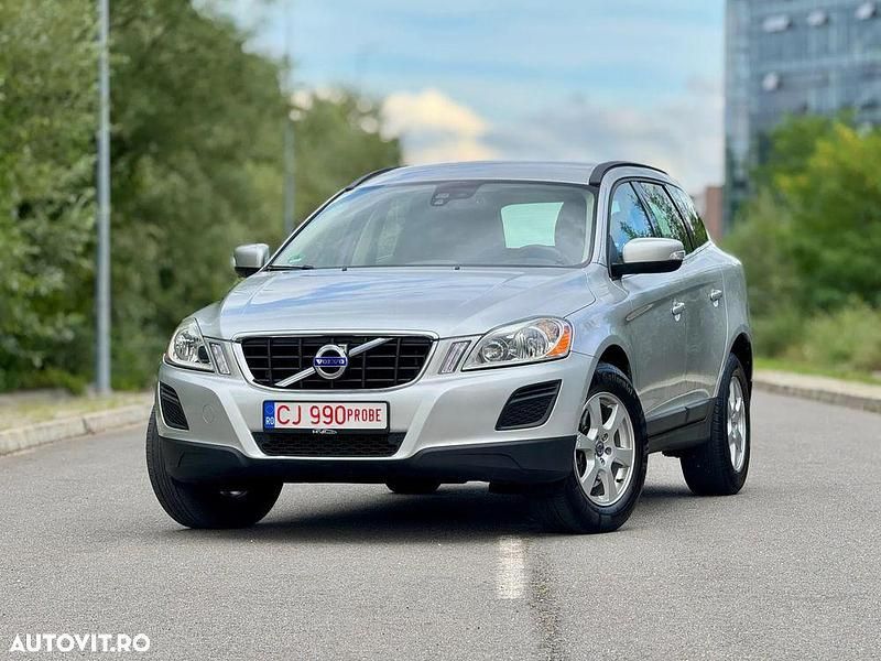 Gri Utilizat 2011 Volvo XC60 Momentum SUV | 10.999 EUR (Preț OK) - Imagine 1/4