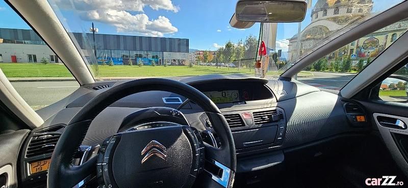 Second-hand Citroën Grand C4 Picasso 156 CP (114 kW) 2011 Negru Monovolum