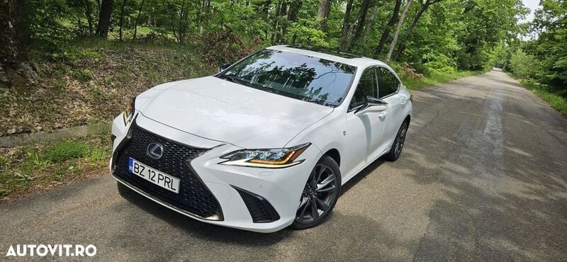 Alb Utilizat 2020 Lexus ES300H Sport Line Berlinǎ | 26.900 EUR - Imagine 1/4