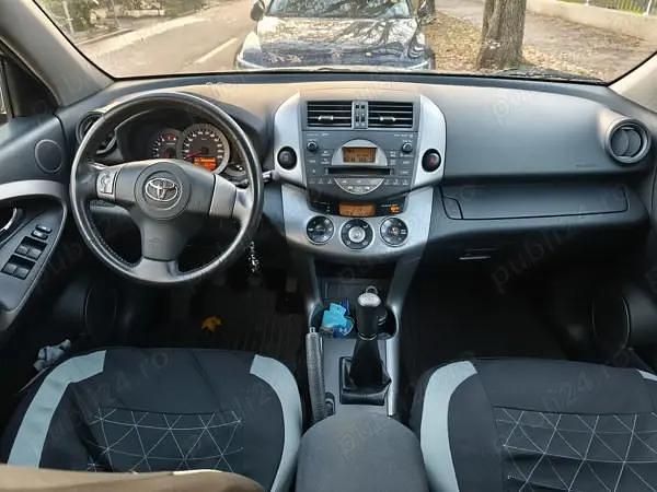 Second-hand Toyota RAV4 152 CP (111 kW) 2006 Gri SUV
