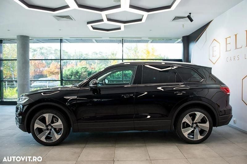 Second-hand VW Touareg 340 CP (250 kW) 2020 Culoarenegru SUV