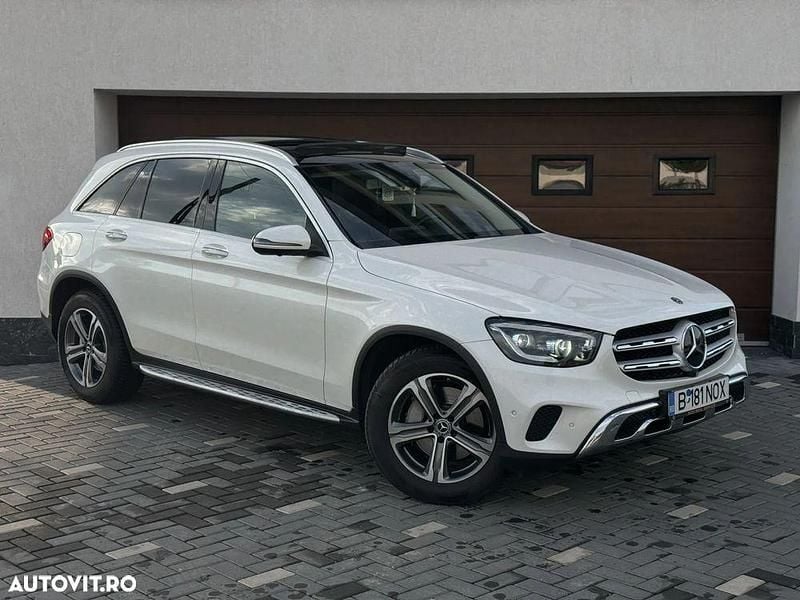 Culoarealb Utilizat 2019 Mercedes GLC300 Exclusive SUV | 28.900 EUR - Imagine 1/4