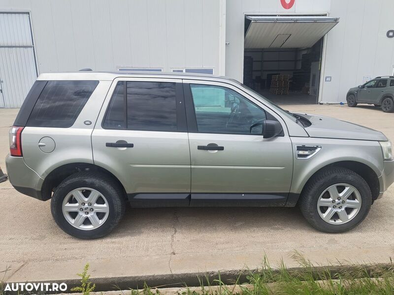 Galbeuriu Utilizat 2011 Land Rover Freelander 2 SE SUV | 6.200 EUR - Imagine 1/4
