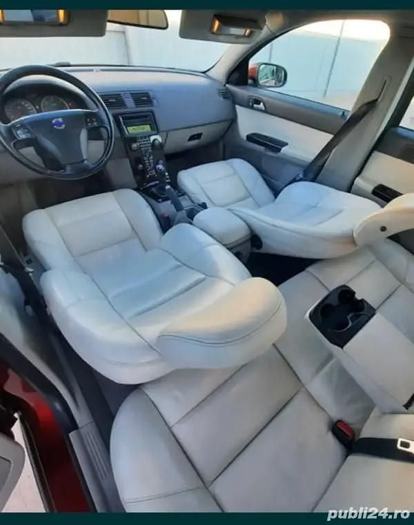Utilizat 2007 Volvo V50 Break | 3.000 EUR (Scump) - Imagine 1/4