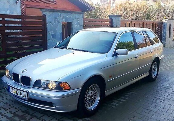 Gri Utilizat 2001 BMW 520 Break | 2.900 EUR - Imagine 1/4