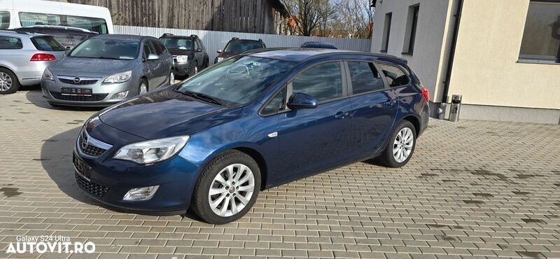 Albastru Utilizat 2011 Opel Astra Innovation Break | 4.490 EUR (Puțin scump) - Imagine 1/4