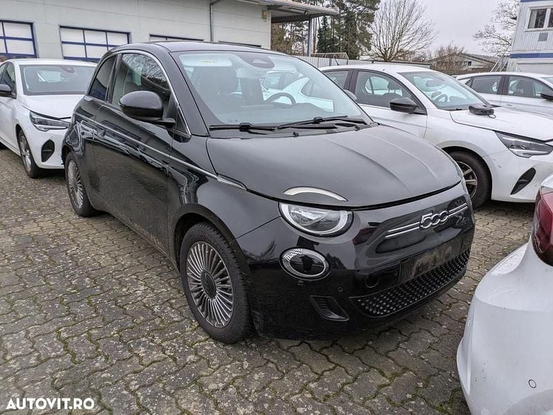 Second-hand Fiat 500e Icon 86 kW (118 CP) 2023 Culoarenegru Coupe