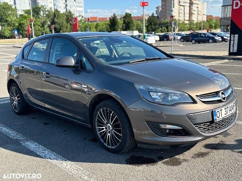 Culoaregri Utilizat 2015 Opel Astra Enjoy Hatchback | 5.999 EUR (Preț OK) - Imagine 1/4