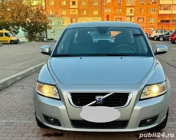Gri Utilizat 2009 Volvo V50 Break | 2.700 EUR (Preț OK) - Imagine 1/4