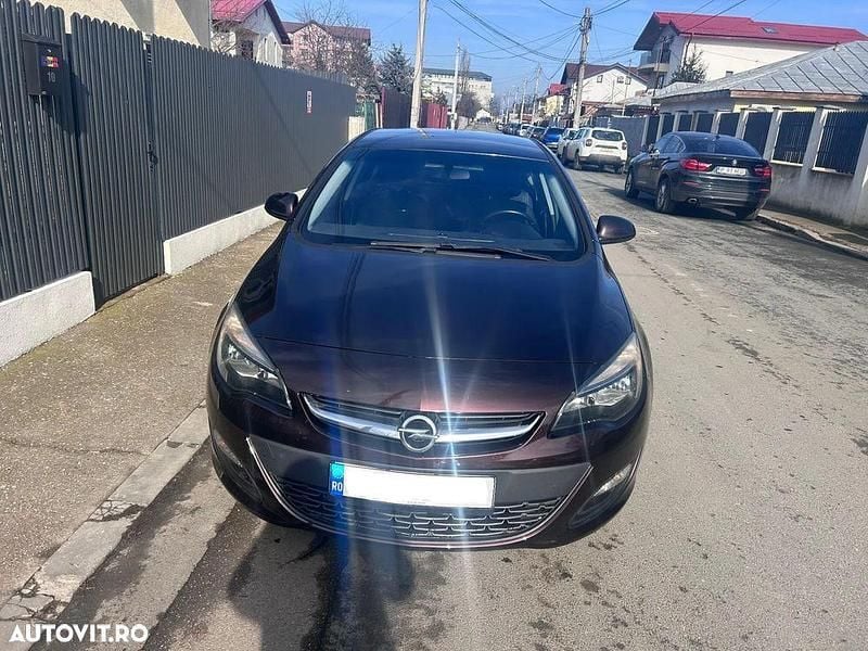 Second-hand Opel Astra 110 CP (80 kW) 2017 Culoaremaro Berlinǎ