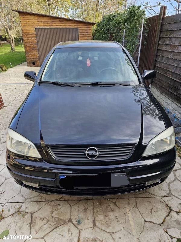 Second-hand Opel Astra 90 CP (66 kW) 2008 Negru Hatchback