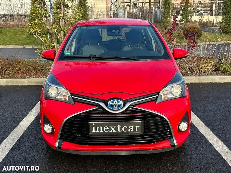 Second-hand Toyota Yaris Hybrid Luna 73 CP (53 kW) 2017 Culoarerosu