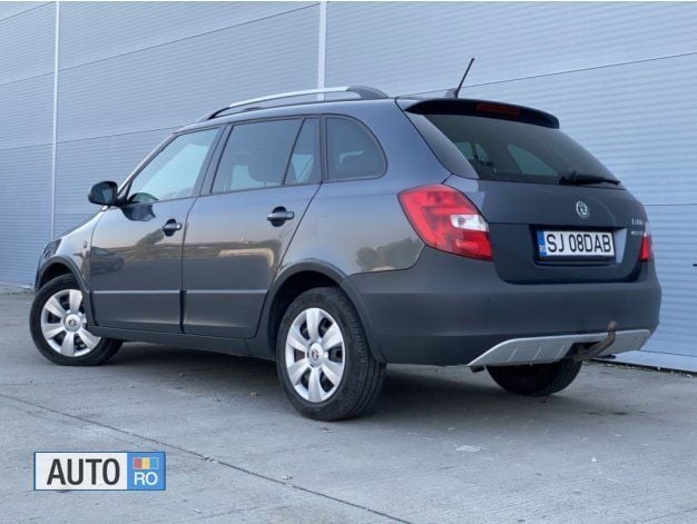 Second-hand Skoda Fabia 105 CP (77 kW) 2011 Gri Hatchback