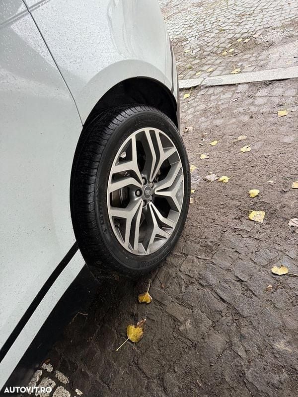 Second-hand Land Rover Range Rover Velar 240 CP (176 kW) 2020 Culoarealb SUV