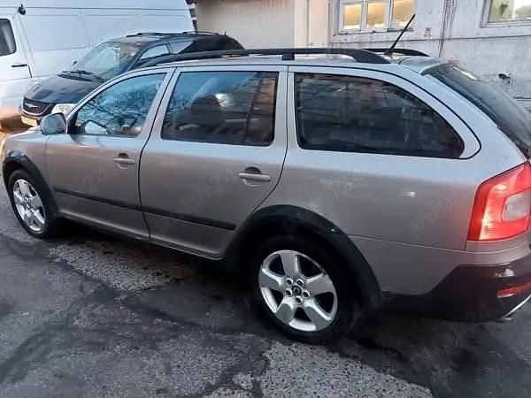 Utilizat 2011 Skoda Octavia Scout Break | 5.950 EUR - Imagine 1/4