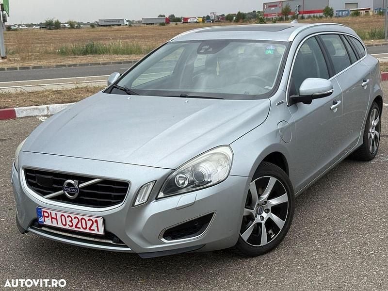 Culoareargint Utilizat 2013 Volvo V60 Break | 7.800 EUR (Preț bun) - Imagine 1/4