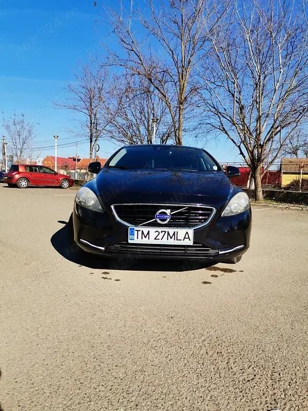 Second-hand Volvo V40 120 CP (88 kW) 2015 Negru Hatchback