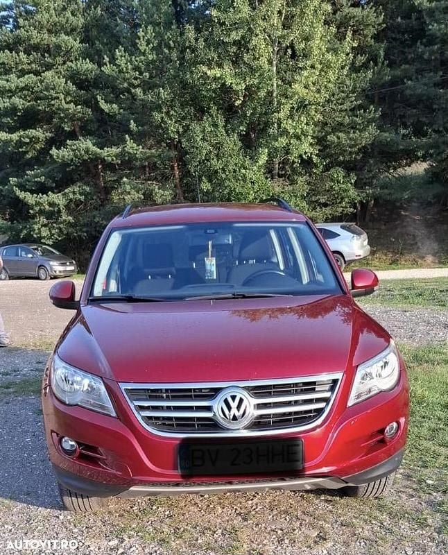 Second-hand VW Tiguan 149 CP (109 kW) 2010 Culoarerosu SUV