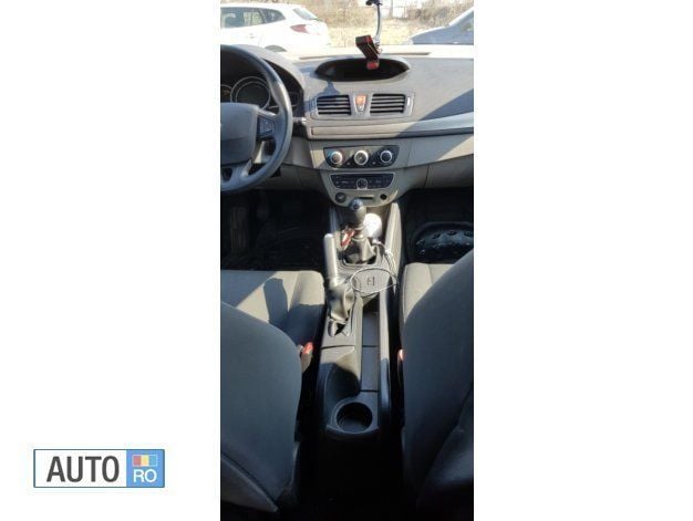 Second-hand Renault Mégane III 106 CP (77 kW) 2010 Alb Hatchback